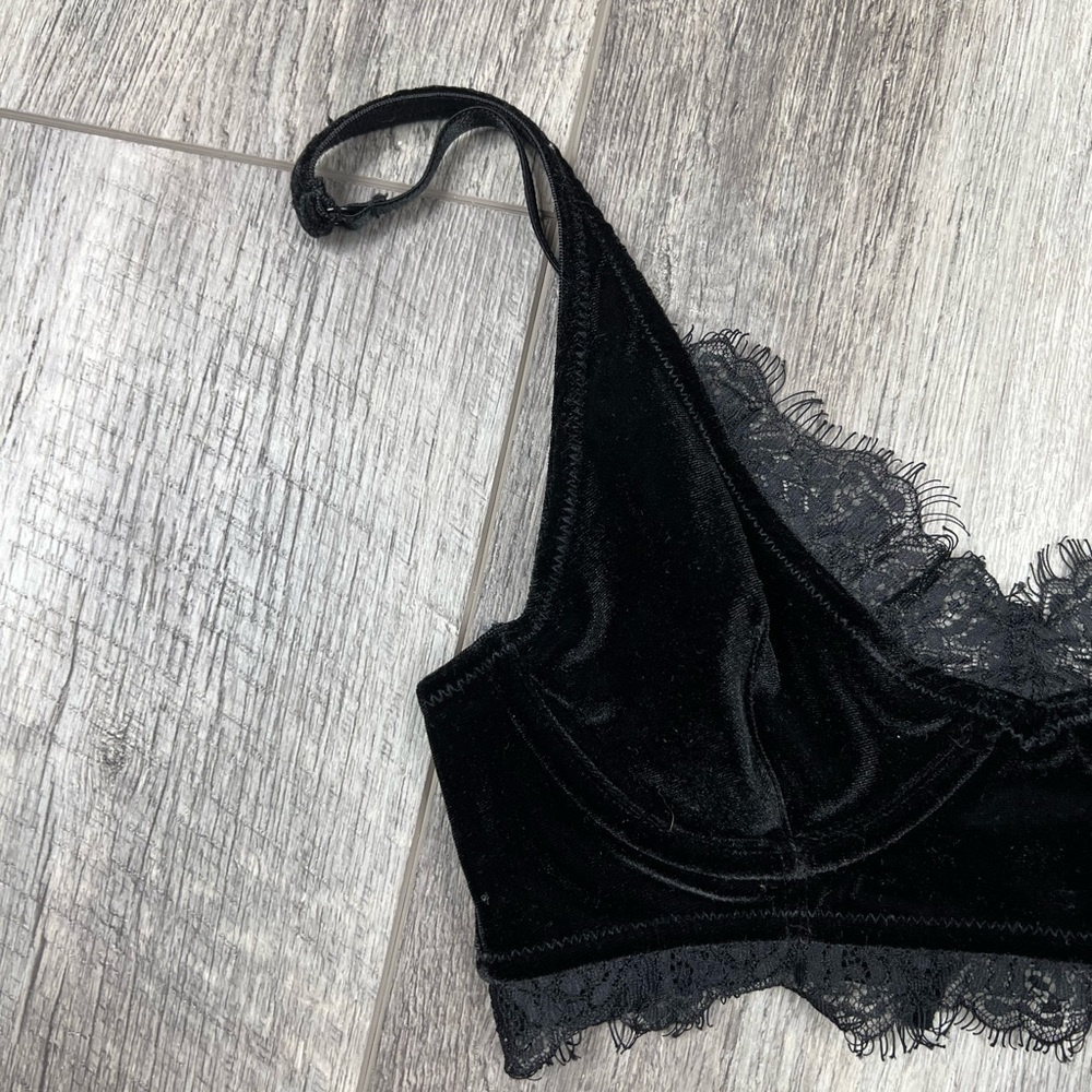 32A Free People‎ Black Velvet Bralette - Picture 3 of 12